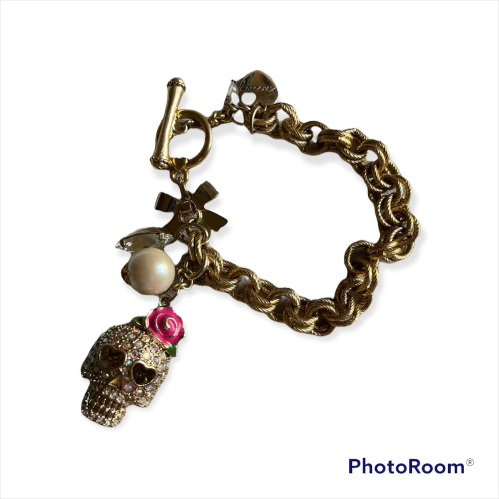 Betsey Johnson Toggle Bracelet